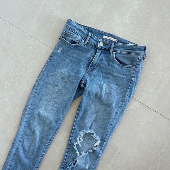 Levi’s Skinny Distressed Denim Size 26 - Picture 2 of 6